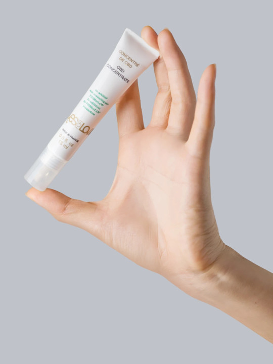 Concentré de CBD en additif aux cosmétiques YESforLOV