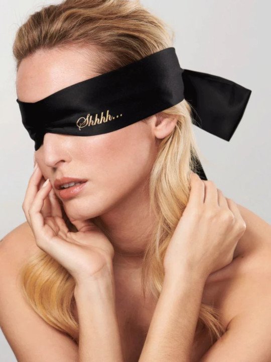 SHHH Bandeau en Satin Noir Bijoux Indiscrets SHHH Bandeau en Satin Noir Bijoux Indiscrets